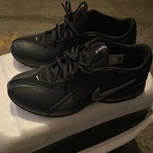 NEW!!! Mens NIKE REAX TR 3 Air Max Sneakers Size 10 Only Tried on In-Doors